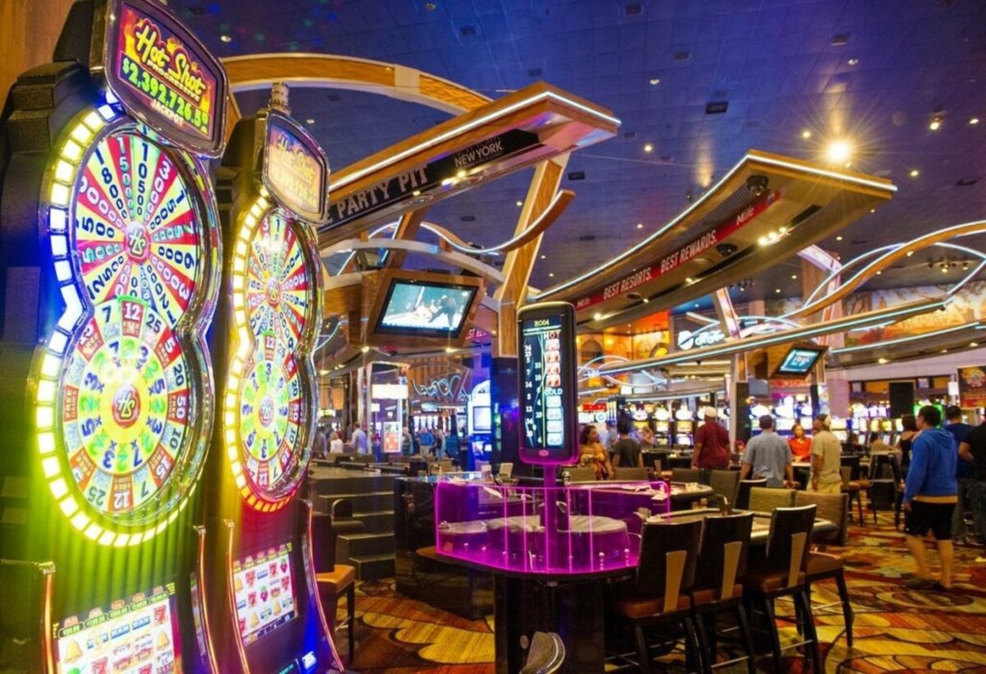 Hulzeniqwaro Restaurant Casino Ingang